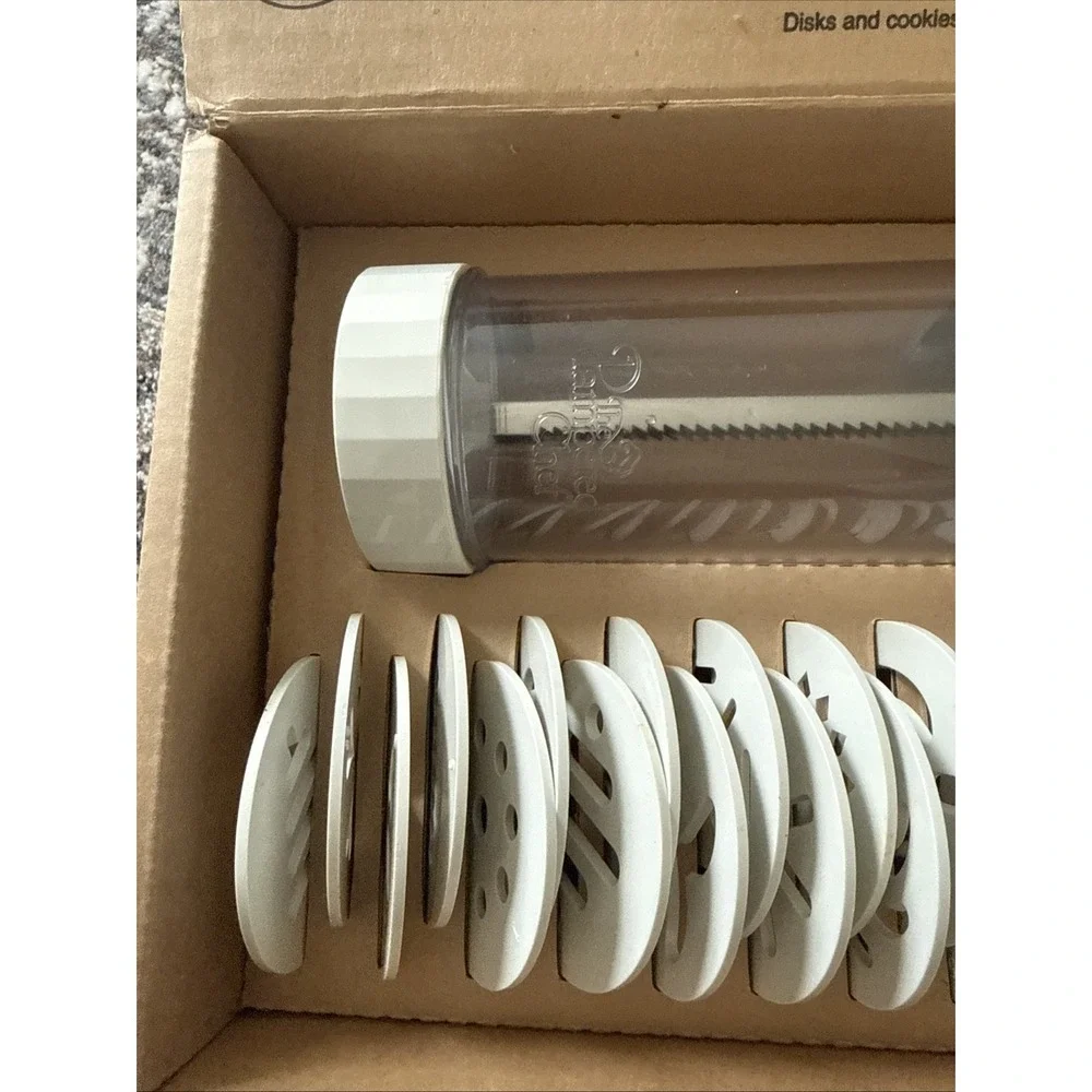 Pampered Chef Cookie Press 16 Different Disk Designs #1525 USA